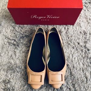 Roger Vivier Gommette Ballerinas in Patent Leather